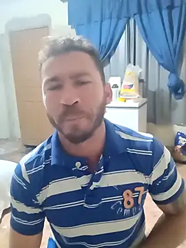 RobertoLuiz84 online show from May 2, 2026, 7:02 am