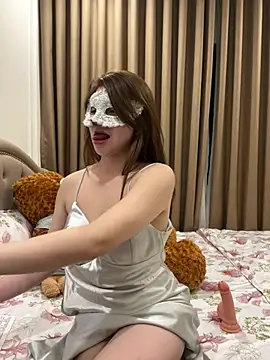 Queen-of-Love online show from March 8, 2026, 8:12 pm