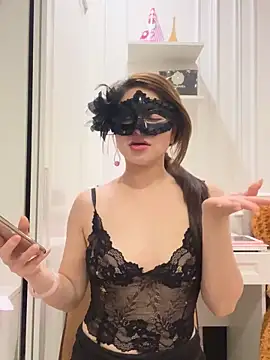 Queen-of-Love online show from April 30, 2026, 8:57 pm