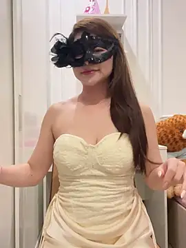 Queen-of-Love online show from May 2, 2026, 3:28 pm