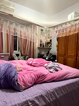 tianwei2567 online show from December 3, 2025, 3:21 pm