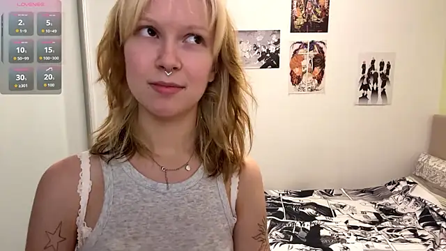 ElfriedaZwack online show from June 19, 2026, 7:39 pm