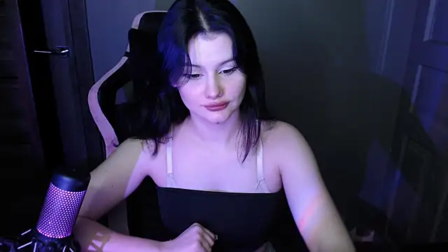 Moon raven online show from February 23, 2026, 7:33 pm