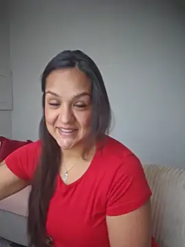 Snapshot of EllaEsEstrella chatting on August 3, 2026, 6:33 pm EllaEsEstrella online show from August 3, 2026, 6:33 pm