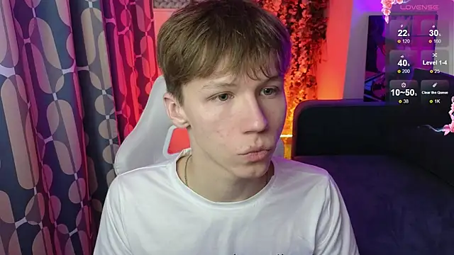 cuMte boy online show from April 26, 2026, 1:25 am