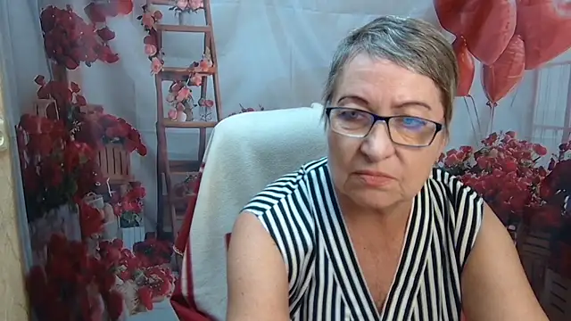 OlgaLuck online show from May 27, 2026, 5:04 am