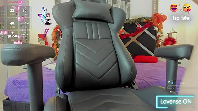 mask red girl online show from December 4, 2025, 12:58 pm