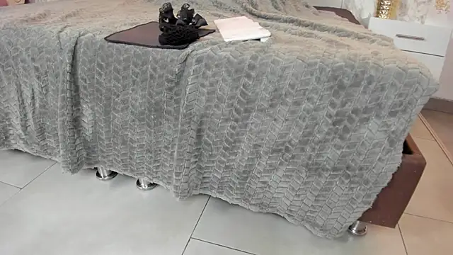 Mysterius Woman online show from February 12, 2026, 1:06 pm