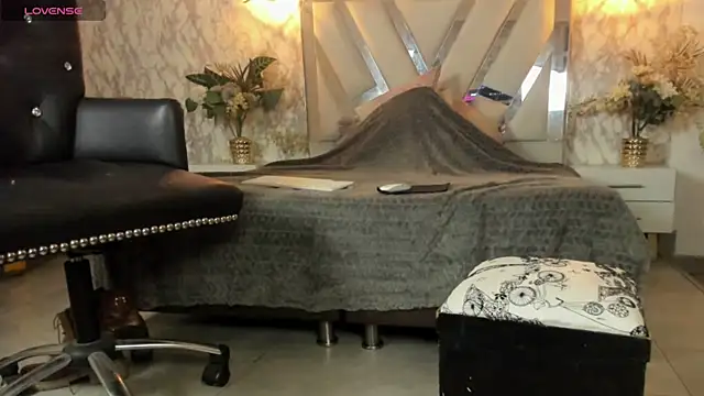 Mysterius Woman online show from July 24, 2026, 11:08 am