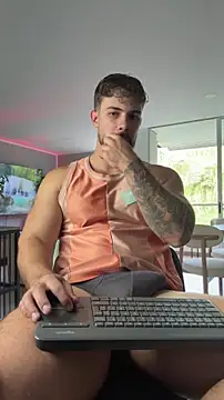 Snapshot of Valenthino_Salvatore chatting on May 14, 2026, 9:43 pm Valenthino Salvatore online show from May 14, 2026, 9:43 pm