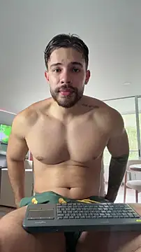 Snapshot of Valenthino_Salvatore chatting on May 17, 2026, 7:54 pm Valenthino Salvatore online show from May 17, 2026, 7:54 pm