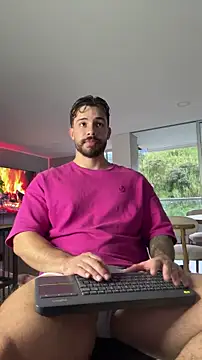 Snapshot of Valenthino_Salvatore chatting on May 20, 2026, 10:49 pm Valenthino Salvatore online show from May 20, 2026, 10:49 pm