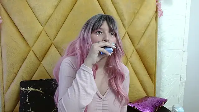 CandySwan online show from December 18, 2025, 3:45 am