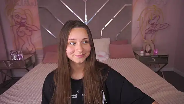 TinyNatalie online show from July 16, 2026, 3:40 pm