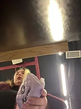 KateBurlesk online show from March 15, 2026, 6:08 am