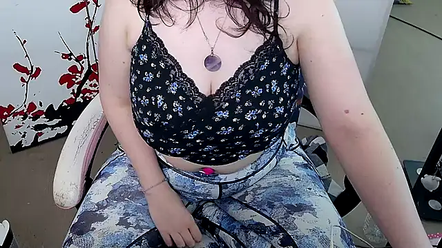 Snapshot of Hina-chou chatting on February 6, 2026, 11:57 am Hina-chou online show from February 6, 2026, 11:57 am