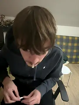 vicoo077 online show from December 2, 2025, 4:46 pm