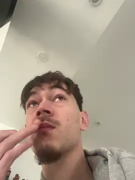 vicoo077 online show from February 9, 2026, 1:37 pm