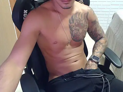Snapshot of enzofelipe chatting on July 28, 2026, 8:34 pm enzofelipe online show from July 28, 2026, 8:34 pm