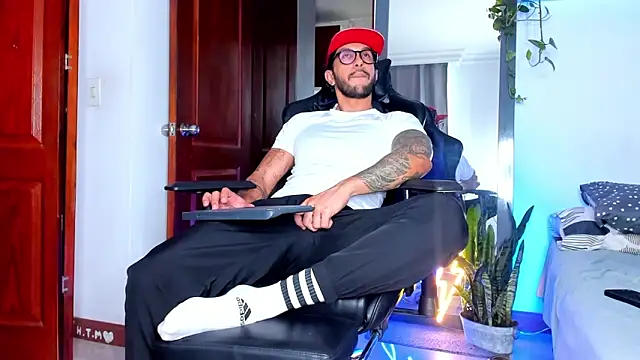 Snapshot of JotaCeliz chatting on December 16, 2025, 5:18 pm JotaCeliz online show from December 16, 2025, 5:18 pm