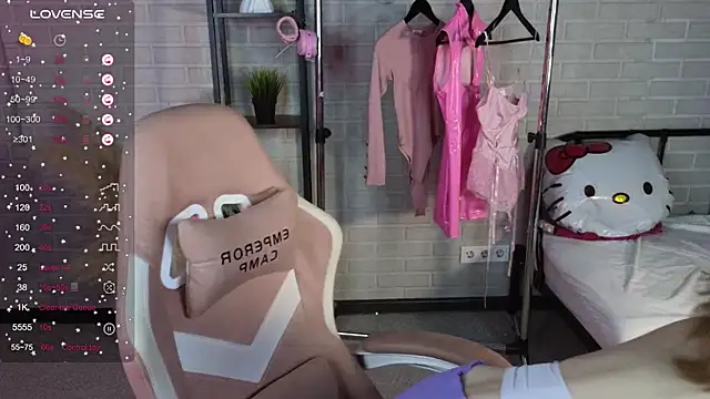 Ginger Kristin online show from March 1, 2026, 2:02 am