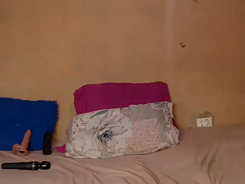 BlackPearlxxo online show from February 22, 2026, 11:58 pm