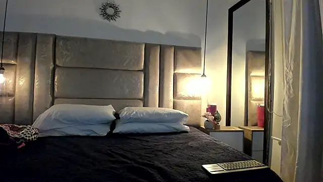 Ambar85 online show from February 9, 2026, 3:32 am