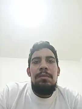 Snapshot of Elrompecucas28 chatting on July 4, 2026, 6:30 am Elrompecucas28 online show from July 4, 2026, 6:30 am