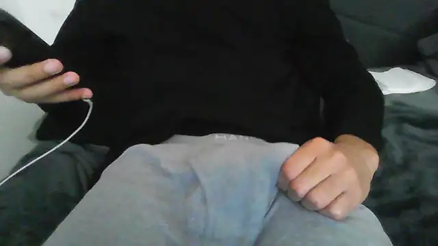 latinman7944 online show from February 25, 2026, 6:56 am