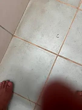 Snapshot of cumm_boyyy chatting on November 30, 2025, 4:05 am cumm boyyy online show from November 30, 2025, 4:05 am