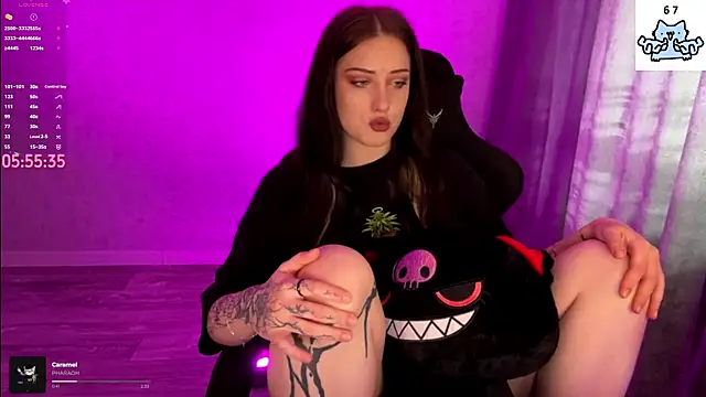 Meowluly online show from May 3, 2026, 9:10 pm