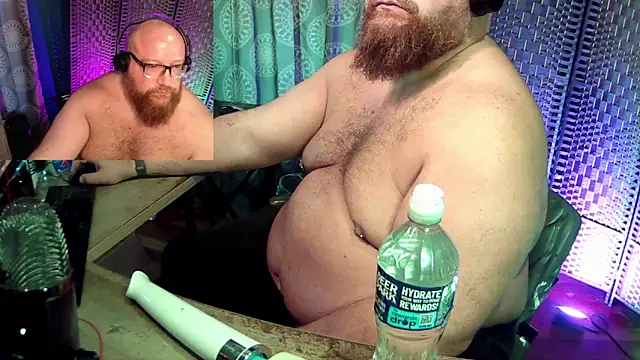 Snapshot of BigBearforCuddles chatting on March 9, 2026, 10:25 pm BigBearforCuddles online show from March 9, 2026, 10:25 pm