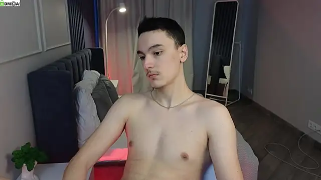 MoonlinSkinn online show from March 12, 2026, 1:12 am