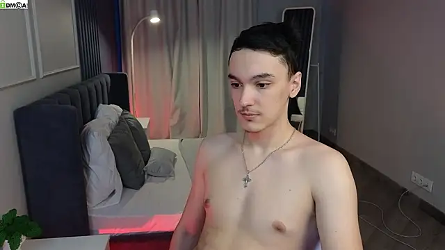 MoonlinSkinn online show from March 14, 2026, 1:01 am