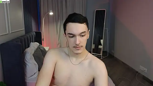 MoonlinSkinn online show from March 16, 2026, 1:00 am