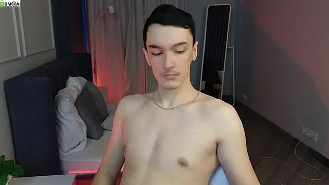 MoonlinSkinn online show from March 19, 2026, 1:09 am