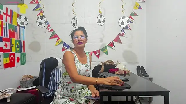 Miss clarepocahose online show from June 26, 2026, 12:04 am