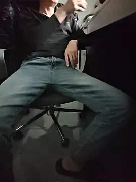 micai fengbei online show from December 22, 2025, 1:46 am