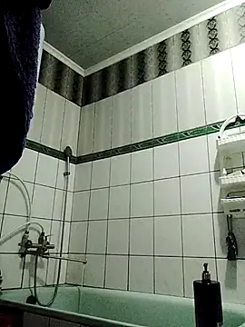 Snapshot of LoweredLockout chatting on December 22, 2025, 11:24 pm LoweredLockout online show from December 22, 2025, 11:24 pm