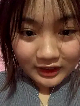 Snapshot of lau-2 chatting on November 24, 2025, 1:55 pm lau-2 online show from November 24, 2025, 1:55 pm