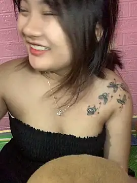 Snapshot of lau-2 chatting on November 25, 2025, 2:17 pm lau-2 online show from November 25, 2025, 2:17 pm