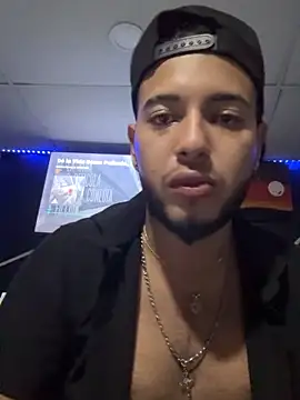 Snapshot of tratosucio chatting on May 6, 2026, 5:35 am tratosucio online show from May 6, 2026, 5:35 am