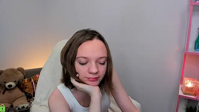 Olivia Riesz online show from December 17, 2025, 1:11 am