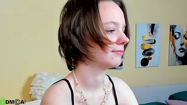 Snapshot of Olivia_Riesz chatting on May 10, 2026, 12:49 am Olivia Riesz online show from May 10, 2026, 12:49 am
