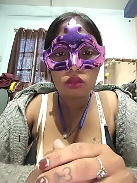 aarti03fb online show from December 16, 2025, 5:12 am