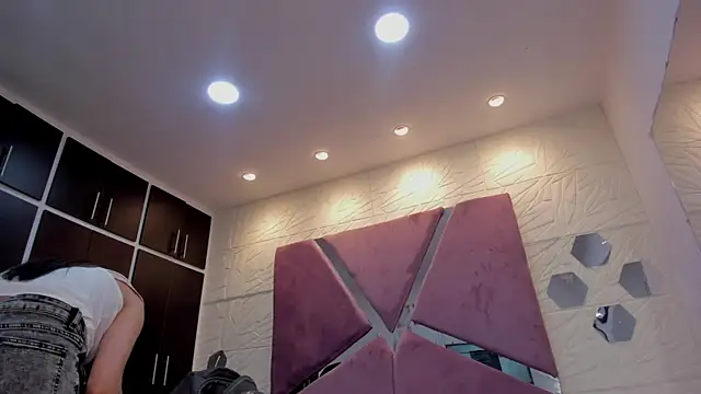 Snapshot of sol-angel chatting on May 9, 2026, 5:29 pm sol-angel online show from May 9, 2026, 5:29 pm