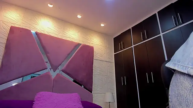 Snapshot of sol-angel chatting on June 6, 2026, 4:44 pm sol-angel online show from June 6, 2026, 4:44 pm