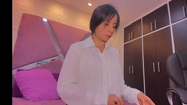 Snapshot of sol-angel chatting on June 12, 2026, 4:06 pm sol-angel online show from June 12, 2026, 4:06 pm