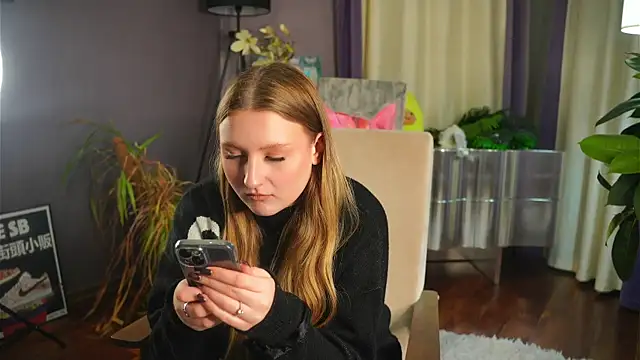 Snapshot of MitsukoBaral chatting on November 25, 2025, 12:49 pm MitsukoBaral online show from November 25, 2025, 12:49 pm