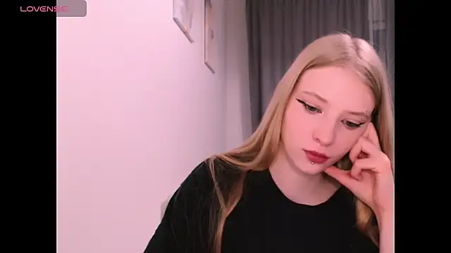  Milana Sparkl75  online show from December 5, 2025, 2:20 am